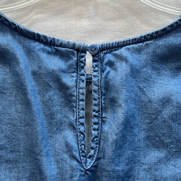 Time and Tru Chambray Oversized Peplum Blouse Size Large NWOT - Picture 5 of 9